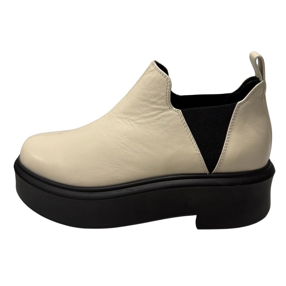 $1290 The Row robin leather chelsea ankle boot size 7.5/37.5